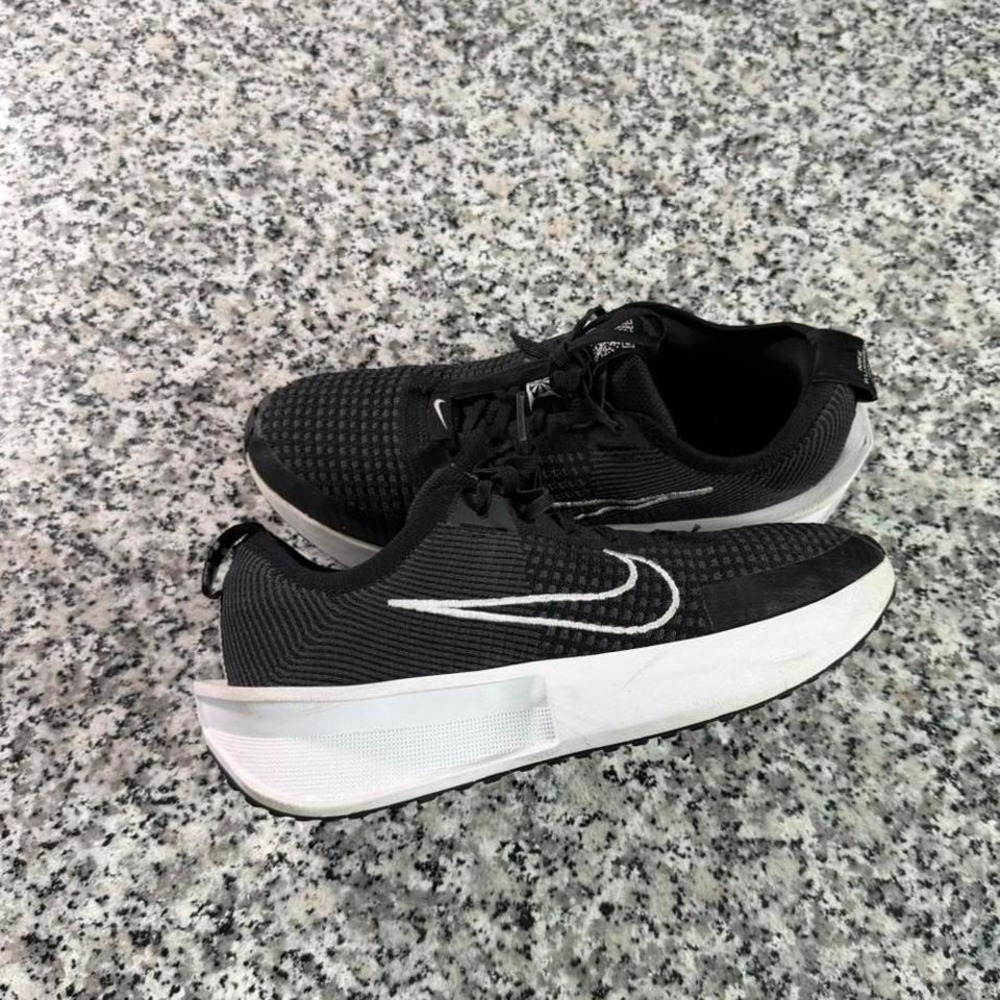 Nike Men's Black‎ Interact Road Running Sneaker Shoe M8.5 FD2291